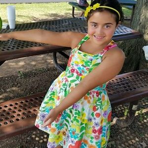 Beautiful floral spring/summer dress. Size 7/8.